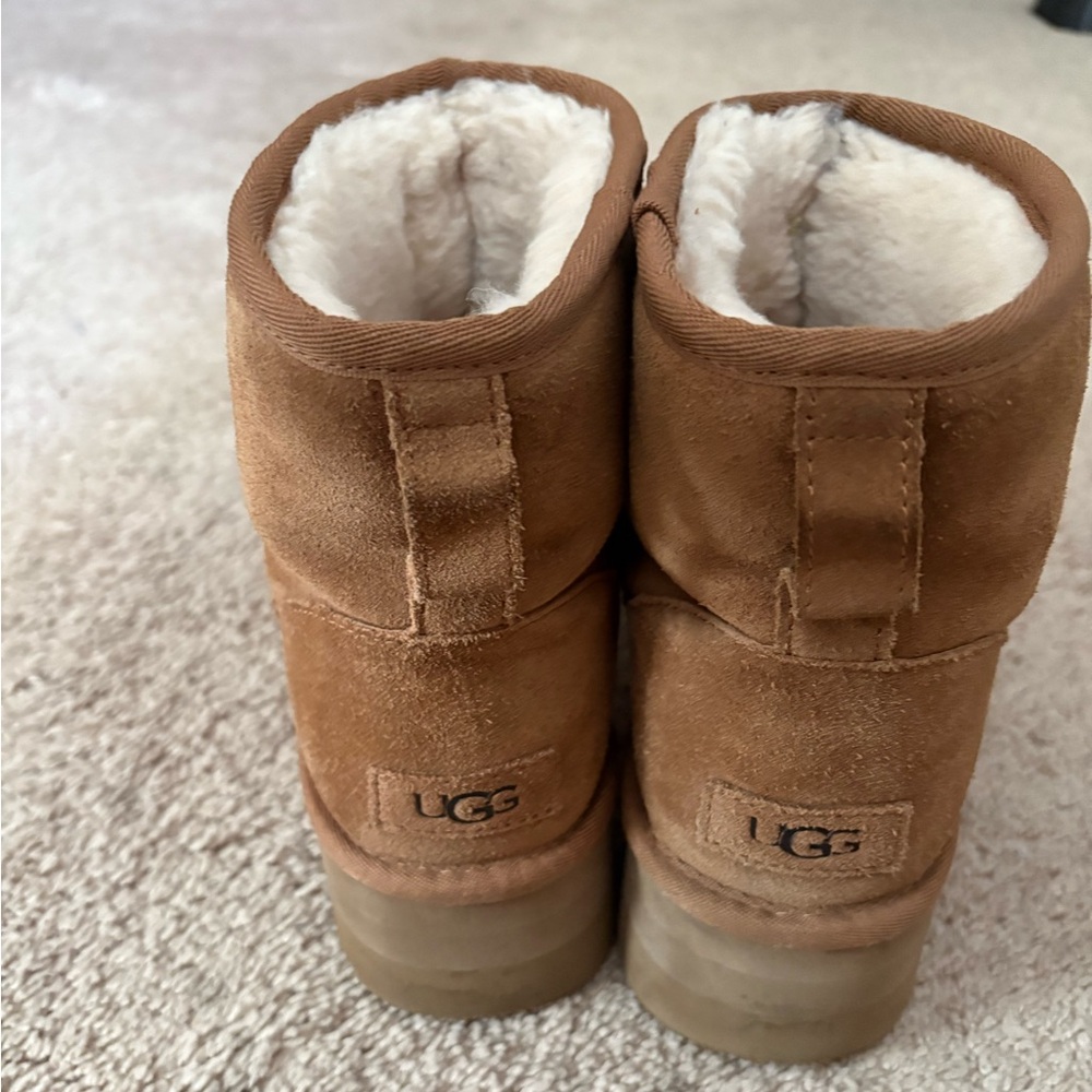 UGG Tan Platform Boots - Picture 5 of 6